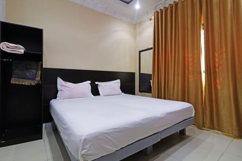Standard Room | Desk, free WiFi, bed sheets