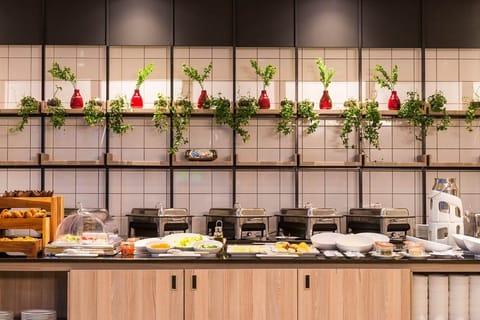 Daily buffet breakfast for a fee