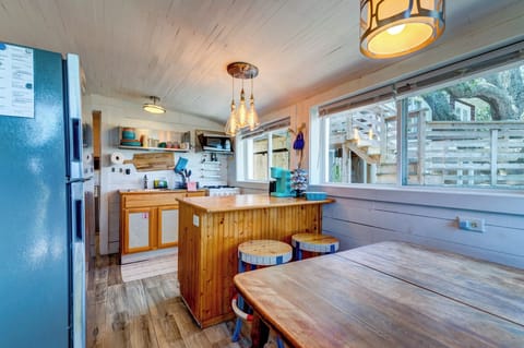 Standard Cottage, 1 Bedroom, Non Smoking (Surf Shack) | Private kitchen | Fridge, microwave, oven, dishwasher