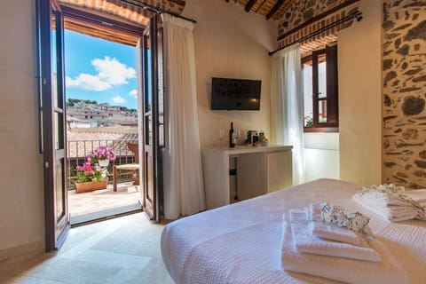 Superior Double Room, Courtyard View | Egyptian cotton sheets, premium bedding, memory foam beds, minibar