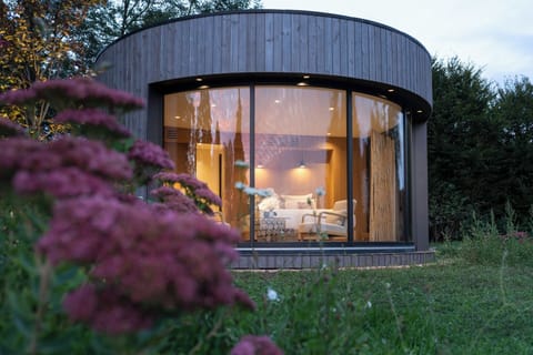 Deluxe Studio Suite, 1 Bedroom | Individually decorated, individually furnished, laptop workspace