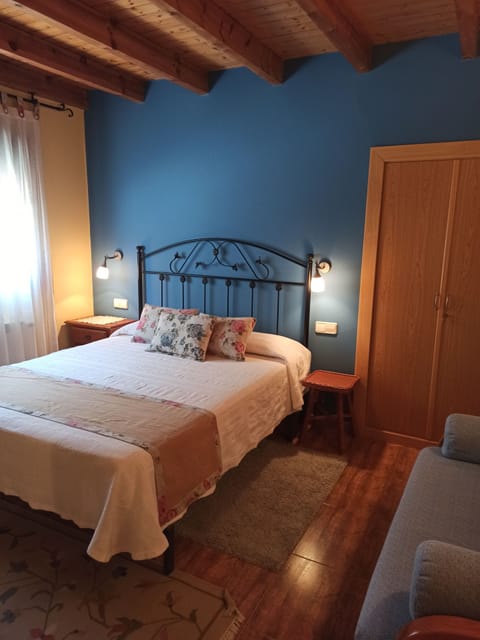 Double Room | Free cribs/infant beds, bed sheets