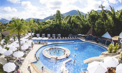 2 outdoor pools, free cabanas, pool umbrellas