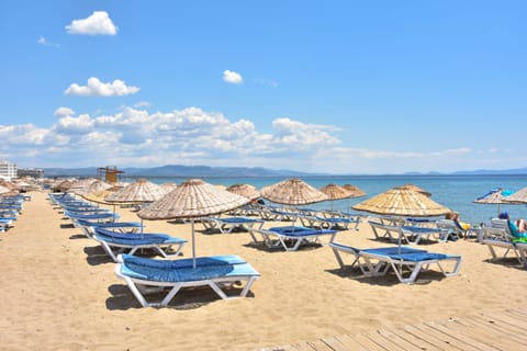 Private beach nearby, free beach cabanas, sun loungers, beach umbrellas