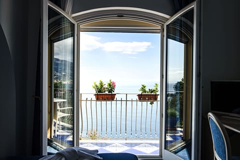 Deluxe Double or Twin Room, Balcony, Sea View | Egyptian cotton sheets, premium bedding, in-room safe, desk