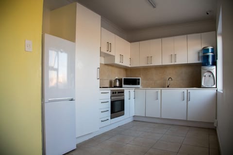 Standard Room | Shared kitchen facilities | Fridge, microwave, stovetop, coffee/tea maker