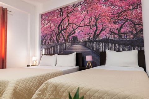 Hypo-allergenic bedding available, minibar, desk, blackout drapes