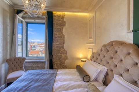 Design Double Room (15) | Premium bedding, minibar, individually furnished, desk