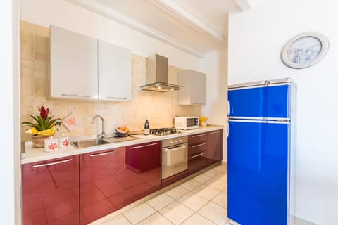 Panoramic Apartment, Multiple Beds, City View | Private kitchen