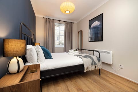 Apartment (1 Bedroom) | 1 bedroom, iron/ironing board, free WiFi, bed sheets