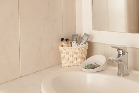Junior Suite | Bathroom sink