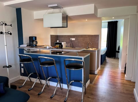 Standard Apartment, Multiple Beds, Non Smoking, Kitchen | Private kitchen | Espresso maker