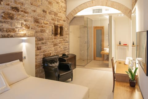 Superior Room (101) | 1 bedroom, down comforters, minibar, in-room safe