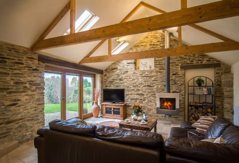 Cottage (White Willow Barn) | Living area | Smart TV, Netflix, heated floors