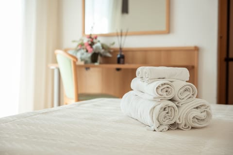 Premium bedding, pillowtop beds, minibar, in-room safe