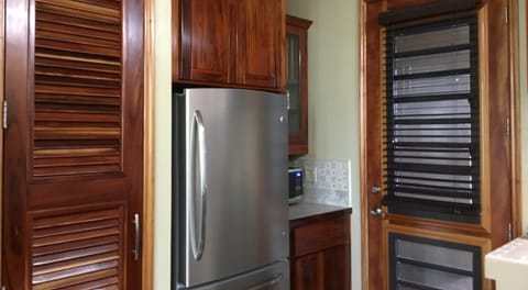 Deluxe Villa, Kitchen, Mountain View (#5 Ground Floor) | Private kitchen | Fridge, microwave, oven, coffee/tea maker