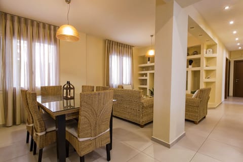 Apartment | Living area | Flat-screen TV