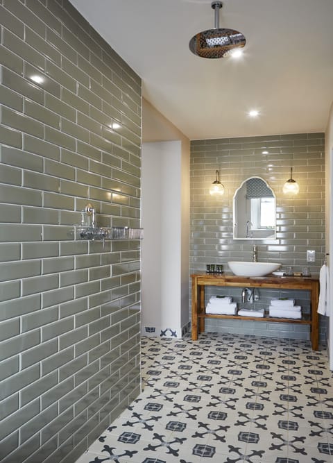 Superior Suite, Ensuite, River View (Room 9) | Bathroom