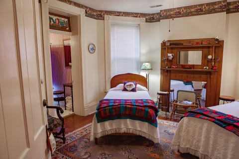 3-Atkinson Park Room | Iron/ironing board, free WiFi, bed sheets