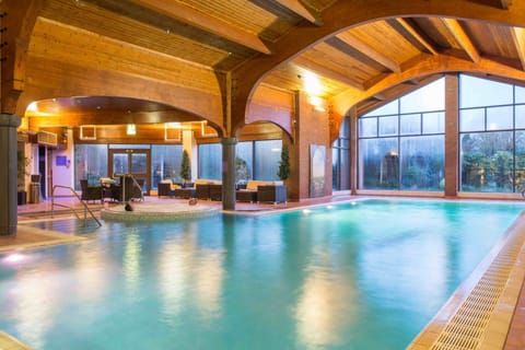 Indoor pool, sun loungers