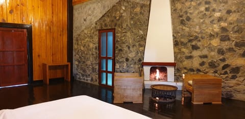 Standard Room with Hill View | Blackout drapes