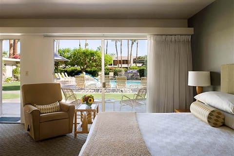 In-room safe, free WiFi, bed sheets