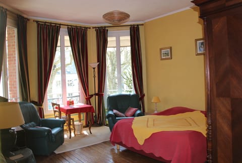 Superior Room, Multiple Beds, City View | Individually decorated, blackout drapes, free WiFi, bed sheets