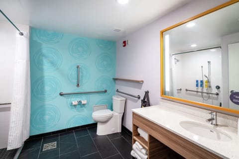 Free toiletries, hair dryer, towels