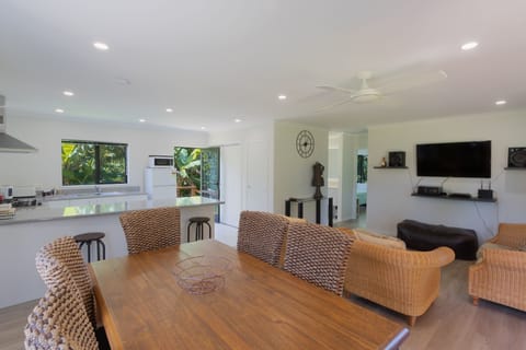 Superior House, 3 Bedrooms, Kitchen | Living area | 48-inch flat-screen TV with digital channels, LED TV