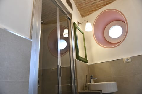 Comfort Double or Twin Room, City View | Bathroom | Shower, rainfall showerhead, free toiletries, hair dryer