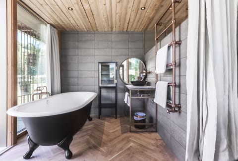 Deluxe Double Room, Terrace, Mountain View | Bathroom | Shower, free toiletries, hair dryer, towels