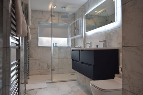 Executive Studio, Ensuite (King) | Bathroom