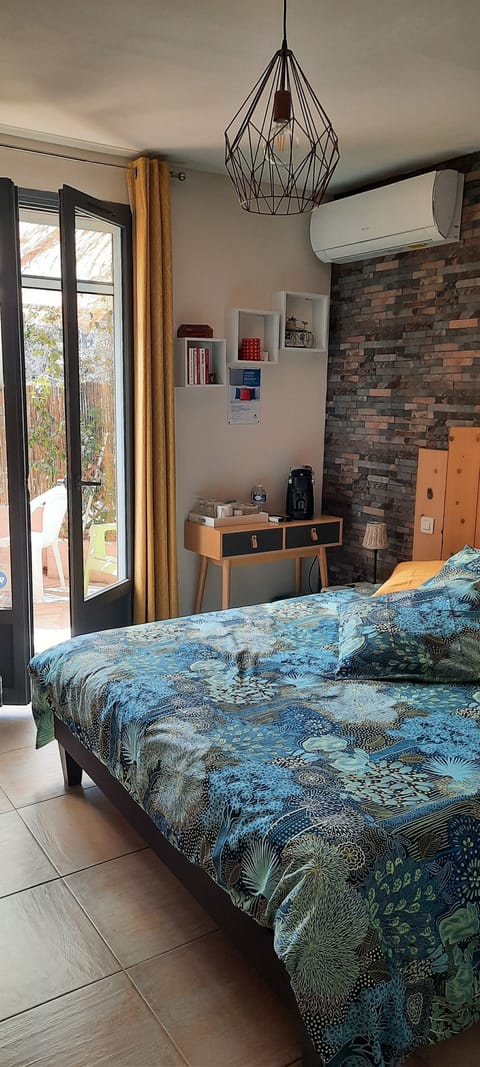 Double Room, Garden View | Hypo-allergenic bedding, individually decorated, blackout drapes