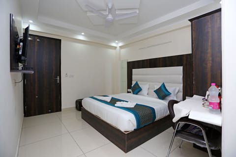 Deluxe Room | In-room safe, soundproofing, iron/ironing board, free WiFi