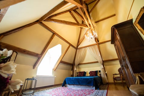 Suite | Minibar, blackout drapes, soundproofing, free WiFi