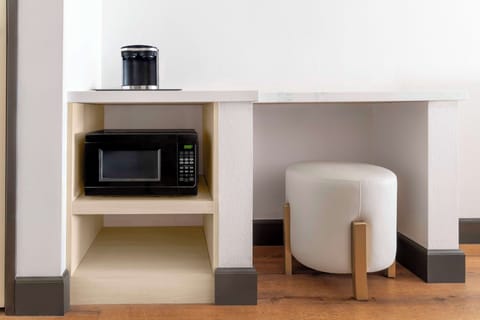 Premium bedding, pillowtop beds, in-room safe, desk