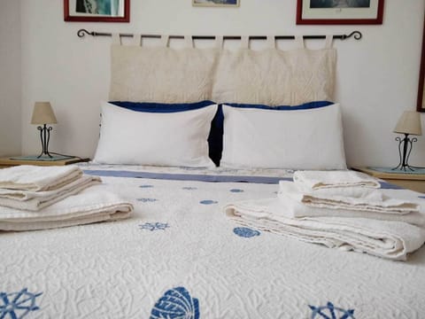 Single Room | Individually decorated, individually furnished, desk, free WiFi