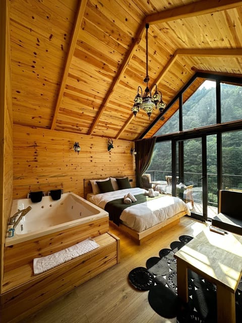 Romantic Tree House | 2 bedrooms, premium bedding, Select Comfort beds, individually decorated