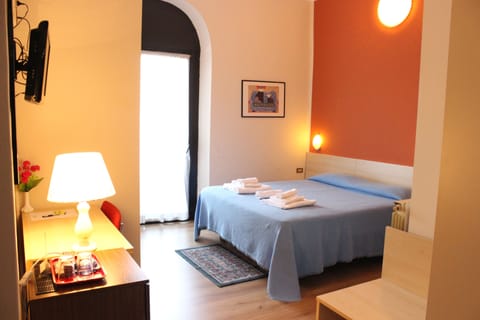 Standard Double Room | Minibar, in-room safe, desk, free WiFi