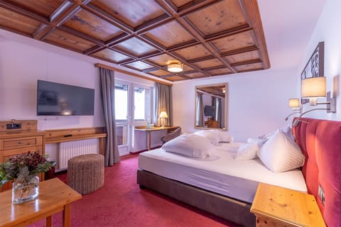 Deluxe Double Room | In-room safe, free WiFi, bed sheets