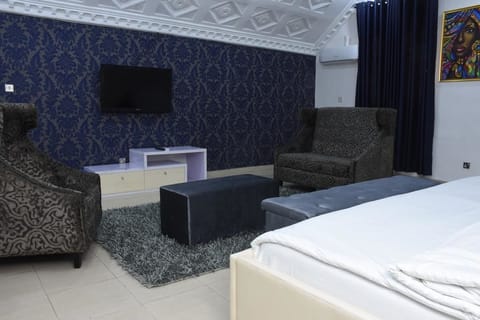 1 bedroom, in-room safe, desk, laptop workspace
