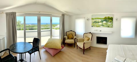 Panoramic Room | Terrace/patio