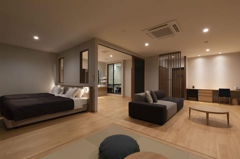 Japanese-Western Luxury Room (Non-Smoking) | Minibar, in-room safe, desk, laptop workspace