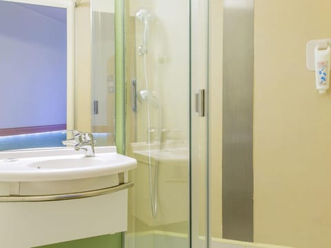 Twin Room, 2 Twin Beds | Desk, blackout drapes, free cribs/infant beds, free WiFi