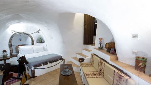 Quadruple Room (Cave, village view) | Desk, soundproofing, free WiFi