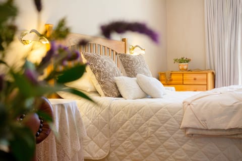 Minibar, in-room safe, desk, iron/ironing board