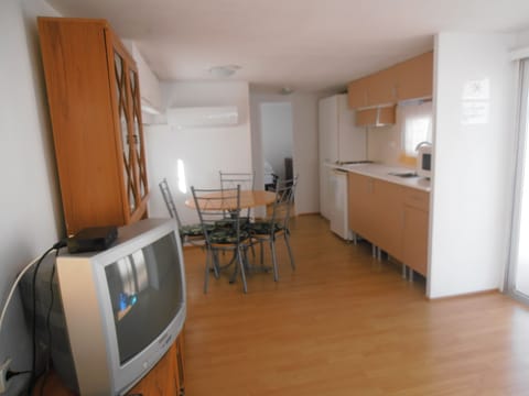 Mobile Home, 1 Double Bed with Sofa bed, Patio | Living room | Table tennis