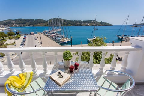 Comfort Suite, 1 Queen Bed, Sea View | Balcony