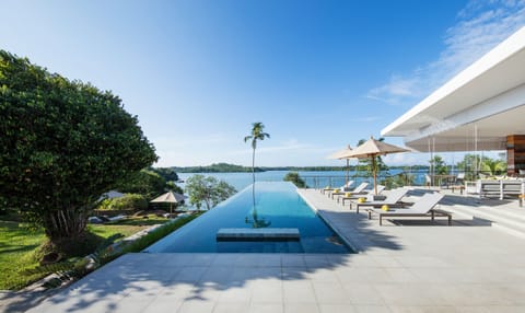 Outdoor pool, sun loungers