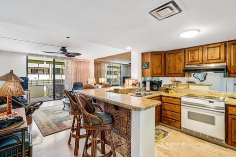 Condo, 1 Queen Bed (White Sands Village#118) | Private kitchen | Dishwasher, paper towels